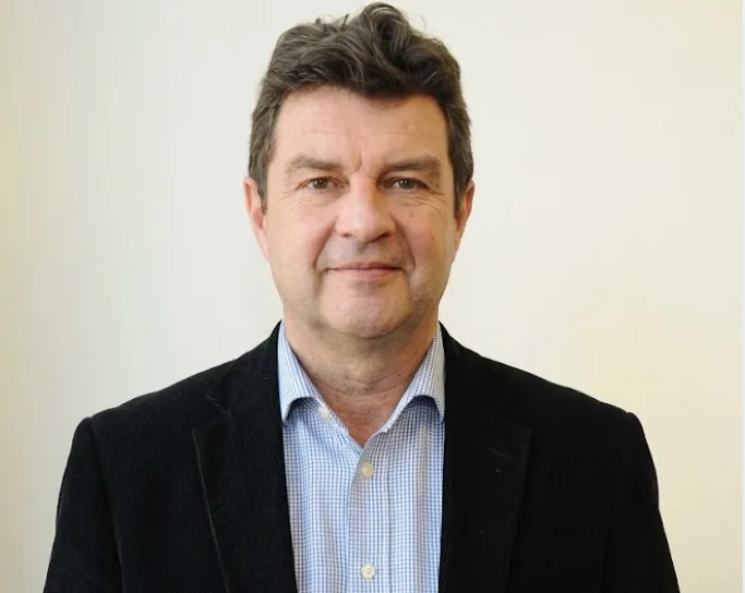 Dr. med. Peer Juhnke: Biografie, Karriere und Familie